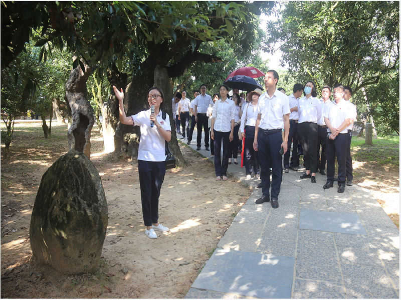 1758772181209952.png 红色思想教育.png